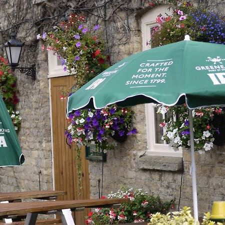 The Bell Inn Ducklington Екстериор снимка